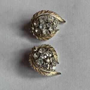 Vintage LISNER Oversized Glam Champagne Gold Rhinestone Leaf Clip Earrings